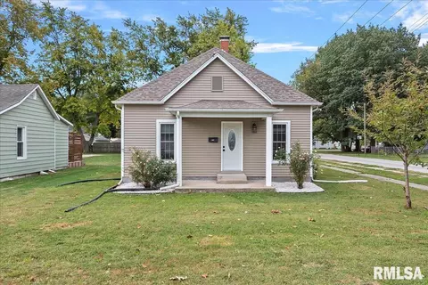 201 E Adams St, Auburn, IL 62615