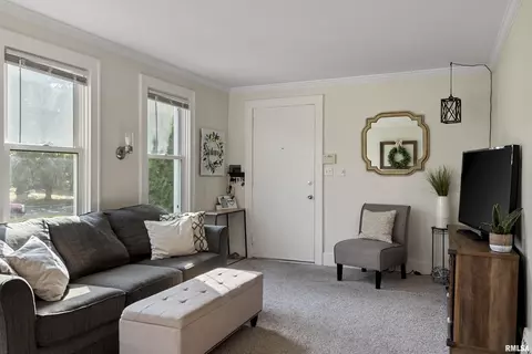 2057 S State St, Springfield, IL 62704 photo 9