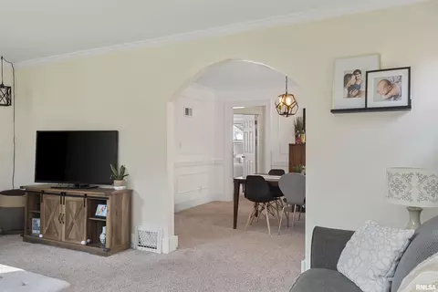 2057 S State St, Springfield, IL 62704 photo 11