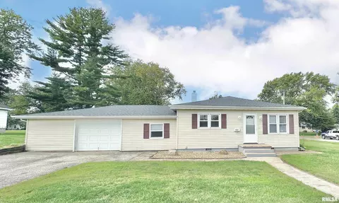 812 N Main St, Abingdon, IL 61410
