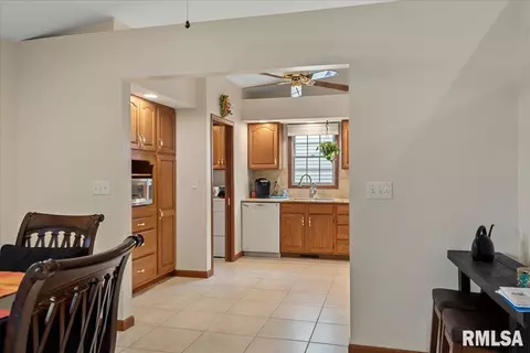 2708 Chase Dr, Springfield, IL 62704 photo 18