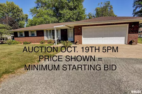 105 Lincoln St, Raymond, IL 62560