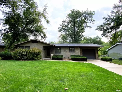49 Lambert Ln, Springfield, IL 62704