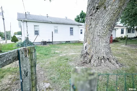 106 S Ash St, Pittsfield, IL 62363 photo 11
