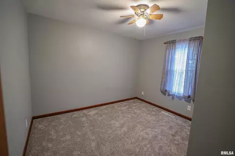 106 S Ash St, Pittsfield, IL 62363 photo 33