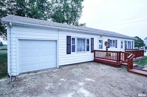 106 S Ash St, Pittsfield, IL 62363 photo 9