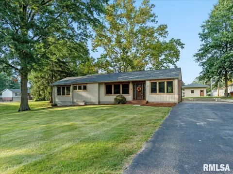 27 Circle Dr, Springfield, IL 62703