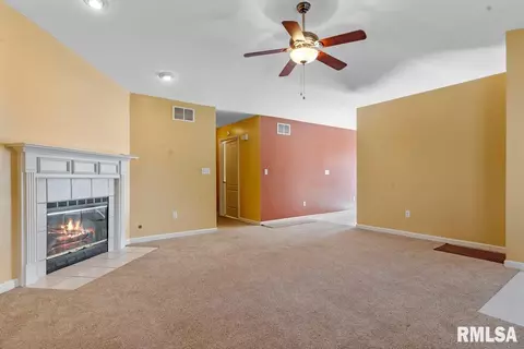 2214 Cormorant Dr, Springfield, IL 62704 photo 2