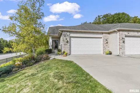 310 Boulder Creek Dr, Chatham, IL 62629