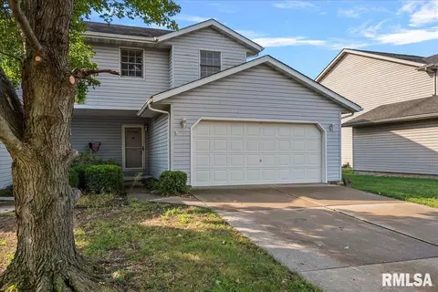 306 Wintergreen Dr, Chatham, IL 62629