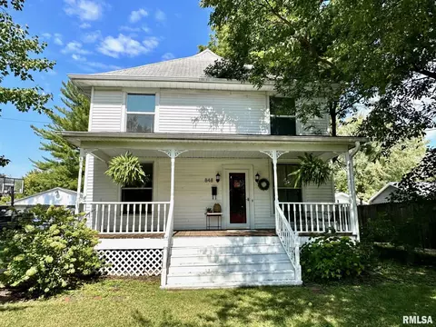 848 W Chambers St, Jacksonville, IL 62650