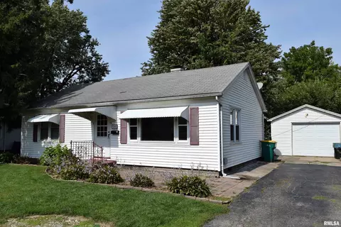 1045 Chamberlain St, Galesburg, IL 61401