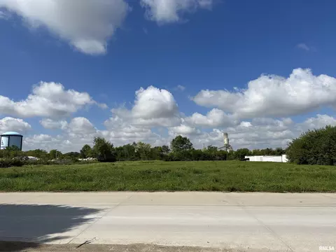 3104 Great Northern Dr, Springfield, IL 62711 photo 2