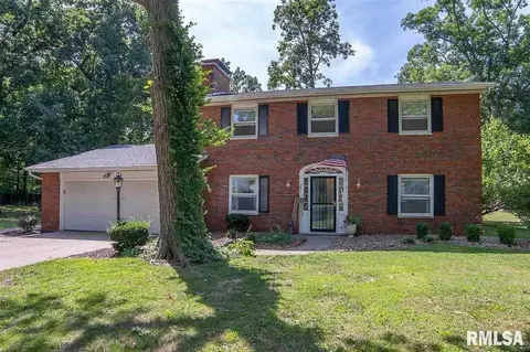 24 Pebble Beach Dr, Lincoln, IL 62656