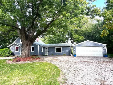 307 S Division St, Knoxville, IL 61448