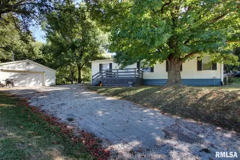 506 N Fulton St, Payson, IL 62360