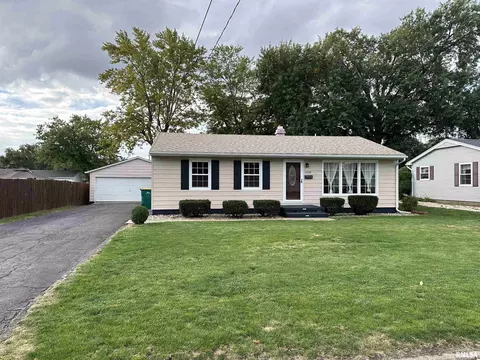 1220 Bridge Ave, Galesburg, IL 61401