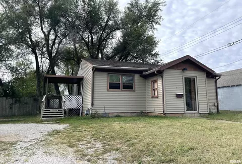 113 E 3rd St, Havana, IL 62644