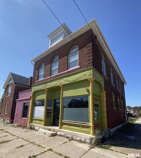 800 S 8th St, Quincy, IL 62301