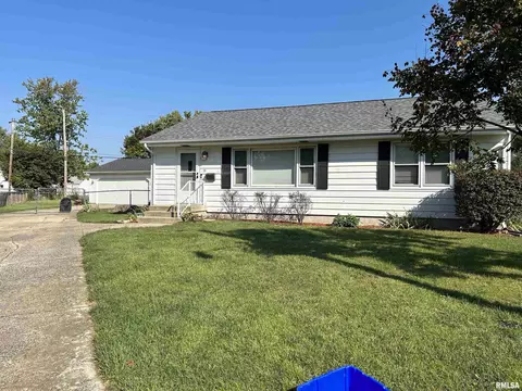 13 St Cabrini Ct, Springfield, IL 62702
