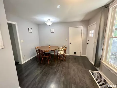 534 S State St, Springfield, IL 62704 photo 9