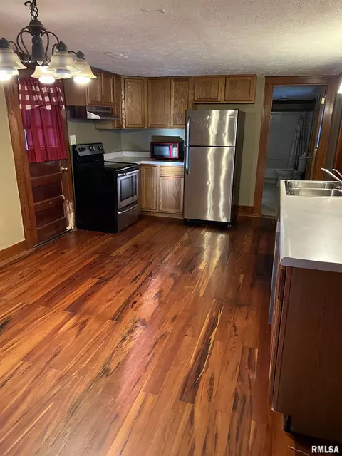 208 S John Wayne Rd, Dawson, IL 62520 photo 9