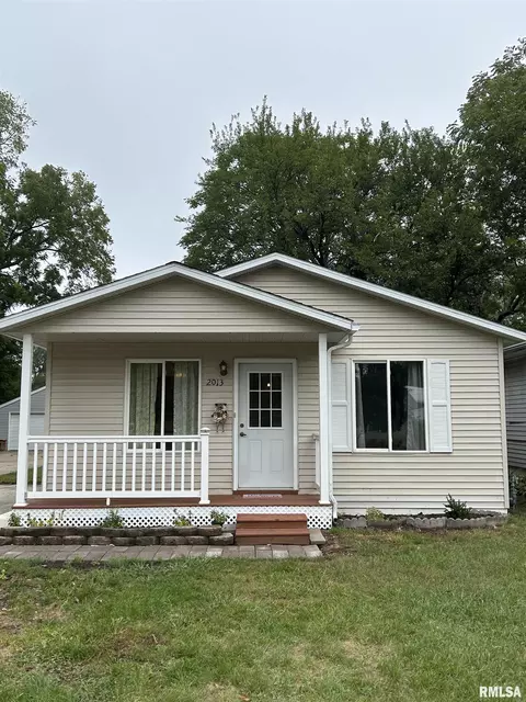 2013 E Keys Ave, Springfield, IL 62702 photo 2
