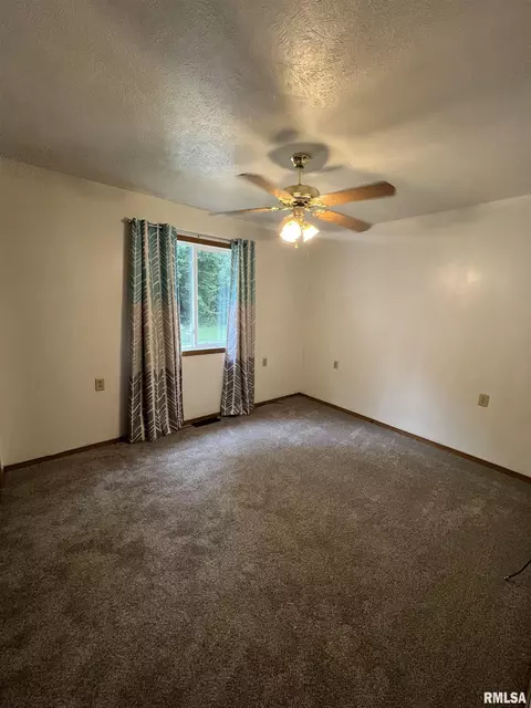 2013 E Keys Ave, Springfield, IL 62702 photo 9
