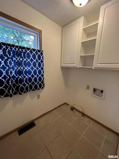 2013 E Keys Ave, Springfield, IL 62702 photo 13