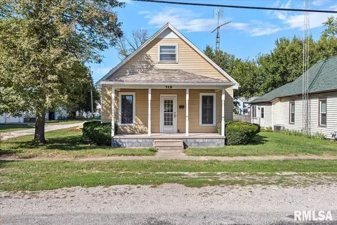 712 W Monroe St, Auburn, IL 62615