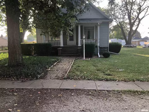 207 N Oak St, Bluffs, IL 62621