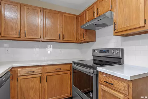 3108 Lakeshire Dr, Springfield, IL 62707 photo 8