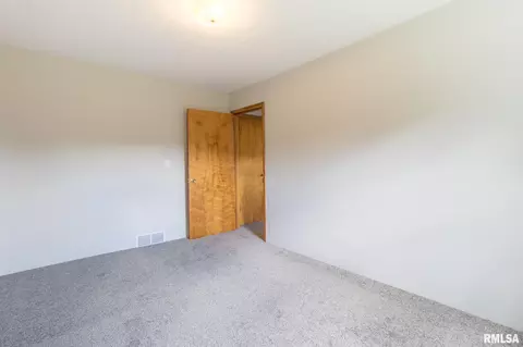 1651 Berwick Rd, Abingdon, IL 61410 photo 21