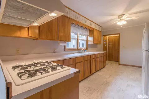 1651 Berwick Rd, Abingdon, IL 61410 photo 13
