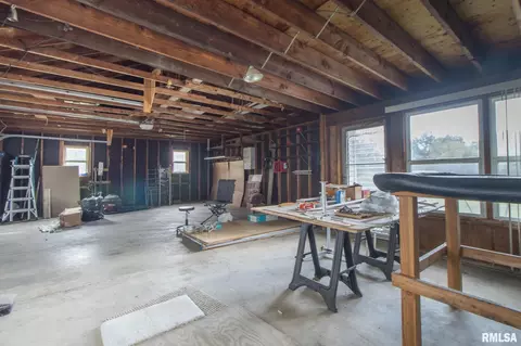 1651 Berwick Rd, Abingdon, IL 61410 photo 22