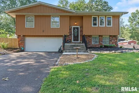 7 Marquette Rd, Springfield, IL 62712