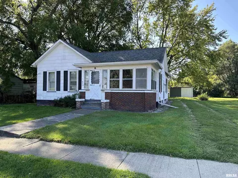 470 E 3rd St, Galesburg, IL 61401