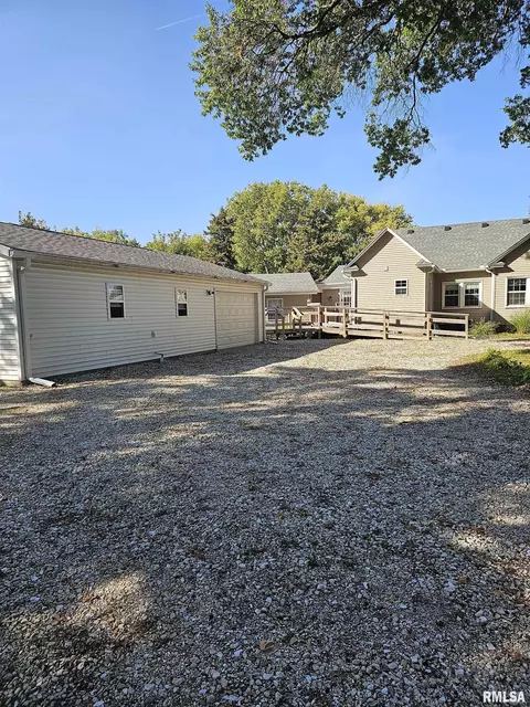 Exterior - 206 S State St, Henderson, IL 61439 photo 6 of 9
