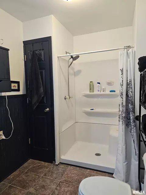 Bath - 206 S State St, Henderson, IL 61439 photo 2 of 4