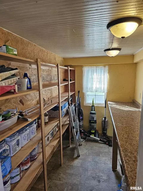 Other - 206 S State St, Henderson, IL 61439 photo 5 of 9