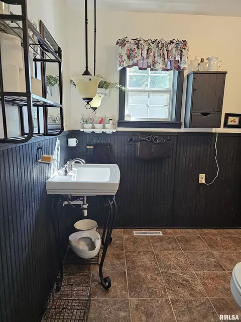 Bath - 206 S State St, Henderson, IL 61439 photo 1 of 4