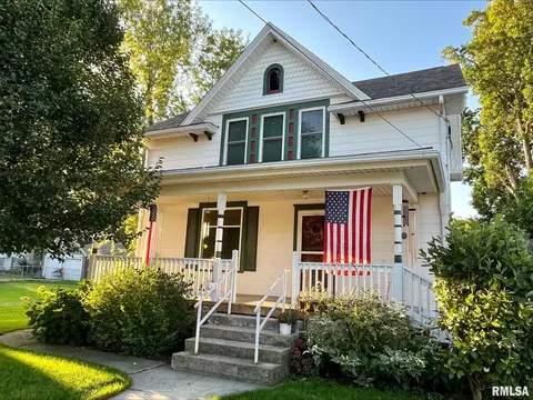 454 W North St, Galesburg, IL 61401