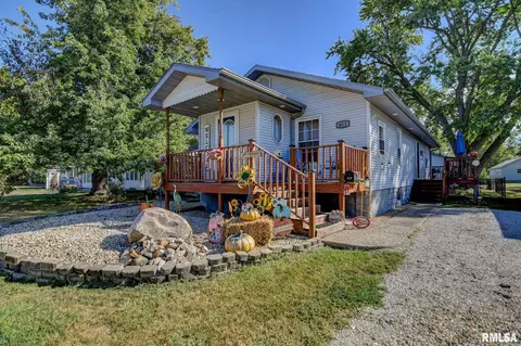 812 Taylorville Blvd, Taylorville, IL 62568