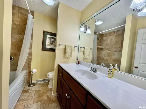 865 Roanoke Dr, Springfield, IL 62702 photo 24
