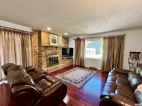 865 Roanoke Dr, Springfield, IL 62702 photo 6