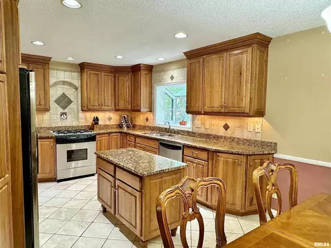 865 Roanoke Dr, Springfield, IL 62702 photo 14