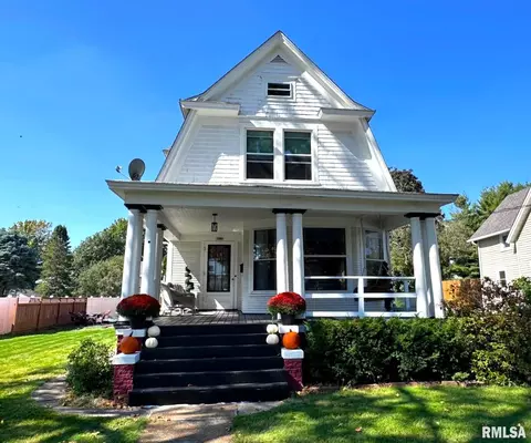 1060 Bateman St, Galesburg, IL 61401