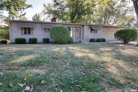 1855 Elmwood St, Quincy, IL 62301