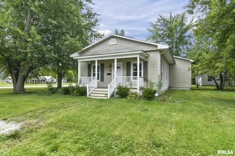 188 E Vance St, Virden, IL 62690