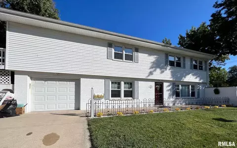 1901 Brentwood Dr, Springfield, IL 62704